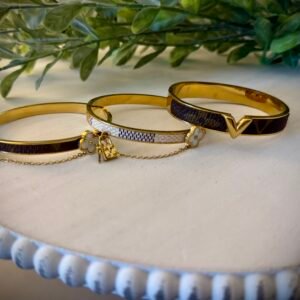 thin bangle bracelet