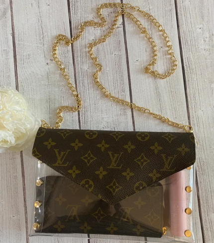 large stadium crossbody with chain