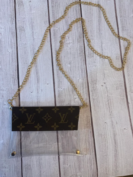small stadium crossbody with chain