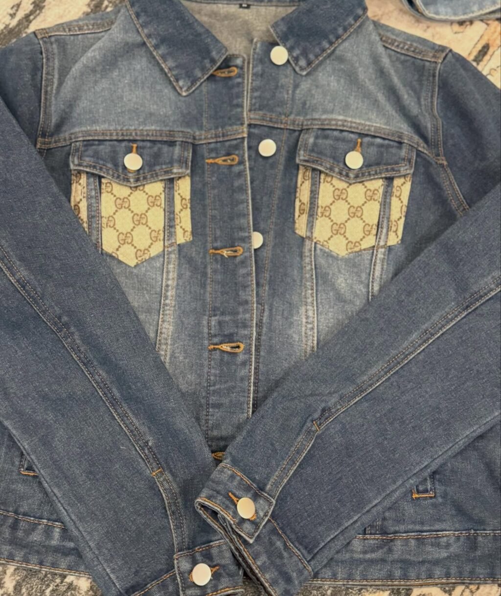 My goal this year has been to offer more 𝙍𝙀𝘼𝘿𝙔 𝙏𝙊 𝙎𝙃𝙄𝙋 products.

All products shown are ready to ship. There are quite a few so they will be uploaded in a few posts. 

For pricing, please comment under interested item(s) or send a message. 

You can also shop the website! 
Ashes2beautydesigns.com

𝓗𝓪𝓹𝓹𝔂 𝓢𝓱𝓸𝓹𝓹𝓲𝓷𝓰 🛍️