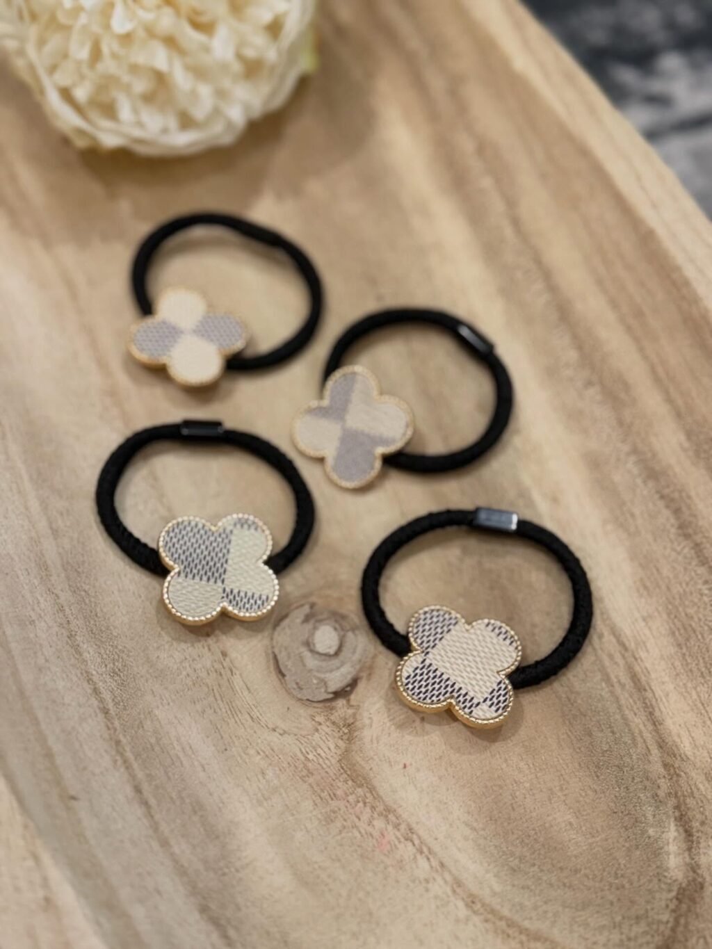 My goal this year has been to offer more 𝙍𝙀𝘼𝘿𝙔 𝙏𝙊 𝙎𝙃𝙄𝙋 products.

All products shown are ready to ship. There are quite a few so they will be uploaded in a few posts. 

For pricing, please comment under interested item(s) or send a message. 

You can also shop the website! 
Ashes2beautydesigns.com

𝓗𝓪𝓹𝓹𝔂 𝓢𝓱𝓸𝓹𝓹𝓲𝓷𝓰 🛍️