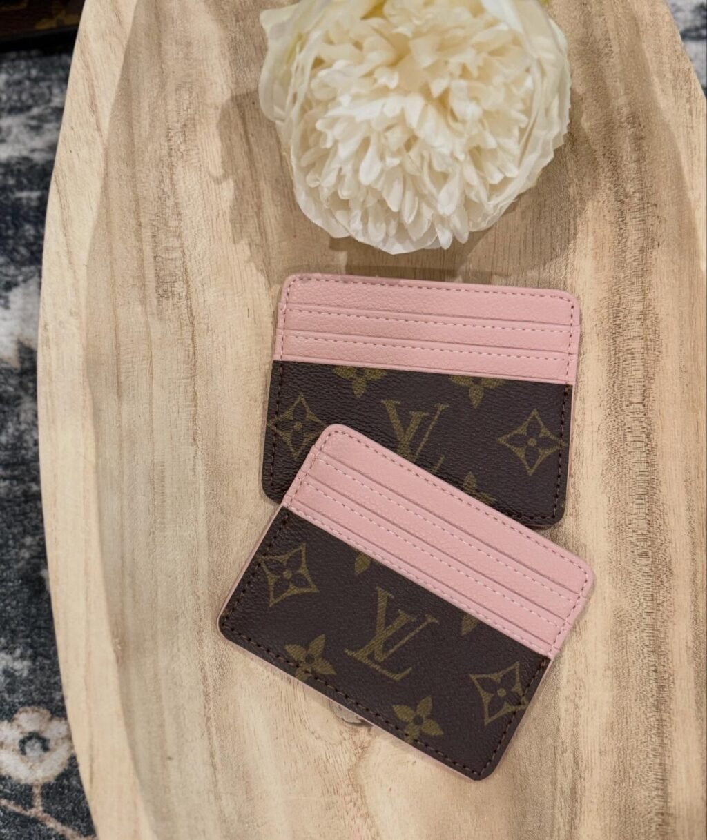 My goal this year has been to offer more 𝙍𝙀𝘼𝘿𝙔 𝙏𝙊 𝙎𝙃𝙄𝙋 products.

All products shown are ready to ship. There are quite a few so they will be uploaded in a few posts. 

For pricing, please comment under interested item(s) or send a message. 

You can also shop the website! 
Ashes2beautydesigns.com

𝓗𝓪𝓹𝓹𝔂 𝓢𝓱𝓸𝓹𝓹𝓲𝓷𝓰 🛍️