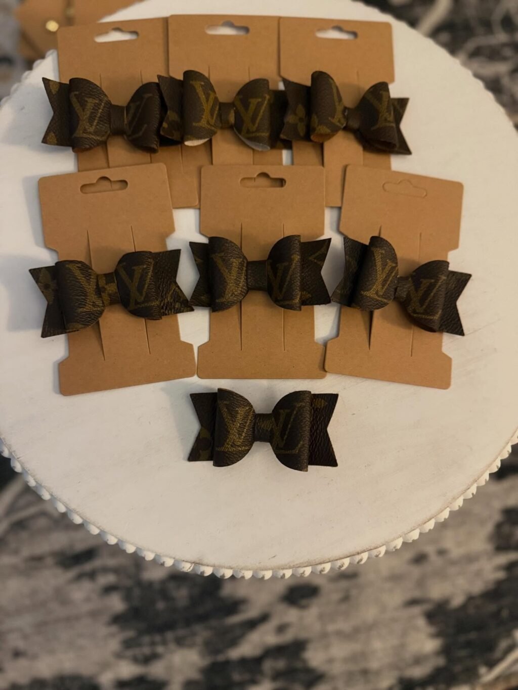 My goal this year has been to offer more 𝙍𝙀𝘼𝘿𝙔 𝙏𝙊 𝙎𝙃𝙄𝙋 products.

All products shown are ready to ship. There are quite a few so they will be uploaded in a few posts. 

For pricing, please comment under interested item(s) or send a message. 

You can also shop the website! 
Ashes2beautydesigns.com

𝓗𝓪𝓹𝓹𝔂 𝓢𝓱𝓸𝓹𝓹𝓲𝓷𝓰 🛍️