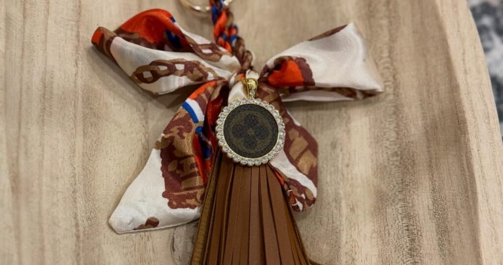 My goal this year has been to offer more 𝙍𝙀𝘼𝘿𝙔 𝙏𝙊 𝙎𝙃𝙄𝙋 products.

All products shown are ready to ship. There are quite a few so they will be uploaded in a few posts. 

For pricing, please comment under interested item(s) or send a message. 

You can also shop the website! 
Ashes2beautydesigns.com

𝓗𝓪𝓹𝓹𝔂 𝓢𝓱𝓸𝓹𝓹𝓲𝓷𝓰 🛍️