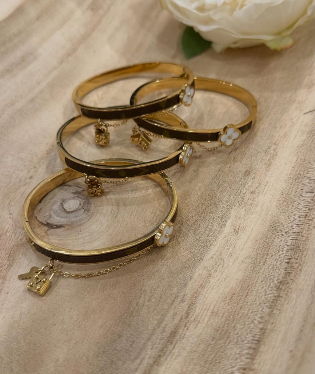 My goal this year has been to offer more 𝙍𝙀𝘼𝘿𝙔 𝙏𝙊 𝙎𝙃𝙄𝙋 products.

All products shown are ready to ship. There are quite a few so they will be uploaded in a few posts. 

For pricing, please comment under interested item(s) or send a message. 

You can also shop the website! 
Ashes2beautydesigns.com

𝓗𝓪𝓹𝓹𝔂 𝓢𝓱𝓸𝓹𝓹𝓲𝓷𝓰 🛍️