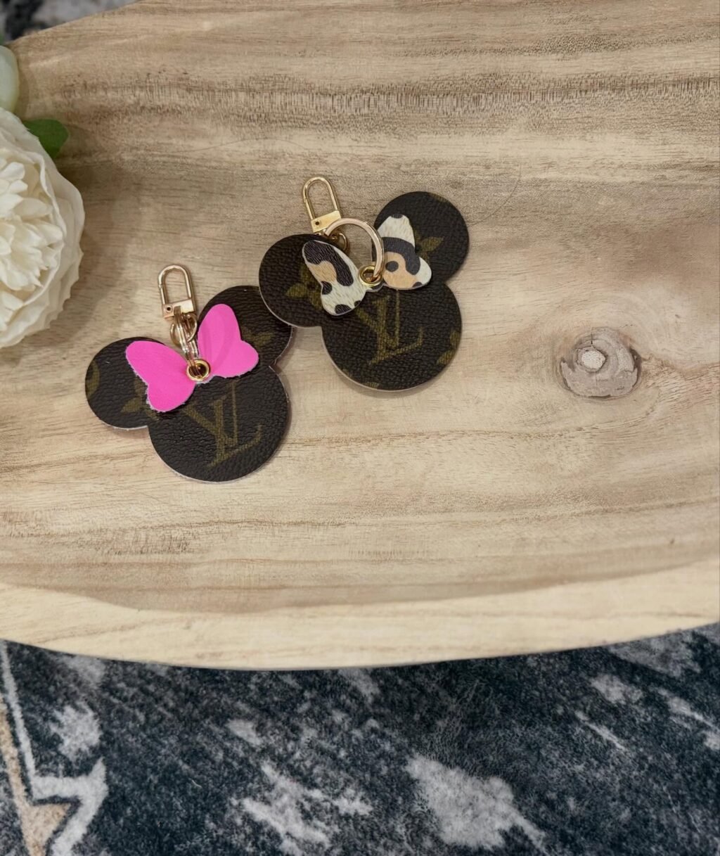 My goal this year has been to offer more 𝙍𝙀𝘼𝘿𝙔 𝙏𝙊 𝙎𝙃𝙄𝙋 products.

All products shown are ready to ship. There are quite a few so they will be uploaded in a few posts. 

For pricing, please comment under interested item(s) or send a message. 

You can also shop the website! 
Ashes2beautydesigns.com

𝓗𝓪𝓹𝓹𝔂 𝓢𝓱𝓸𝓹𝓹𝓲𝓷𝓰 🛍️