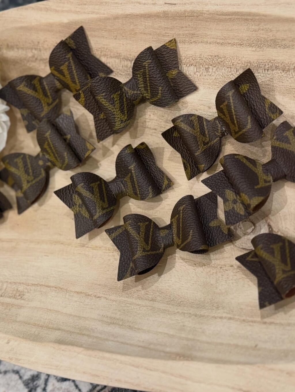 My goal this year has been to offer more 𝙍𝙀𝘼𝘿𝙔 𝙏𝙊 𝙎𝙃𝙄𝙋 products.

All products shown are ready to ship. There are quite a few so they will be uploaded in a few posts. 

For pricing, please comment under interested item(s) or send a message. 

You can also shop the website! 
Ashes2beautydesigns.com

𝓗𝓪𝓹𝓹𝔂 𝓢𝓱𝓸𝓹𝓹𝓲𝓷𝓰 🛍️